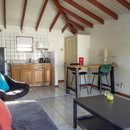 Talk Of The Town Inn & Suites - St Eustatius Oranjestad  Bagian luar foto