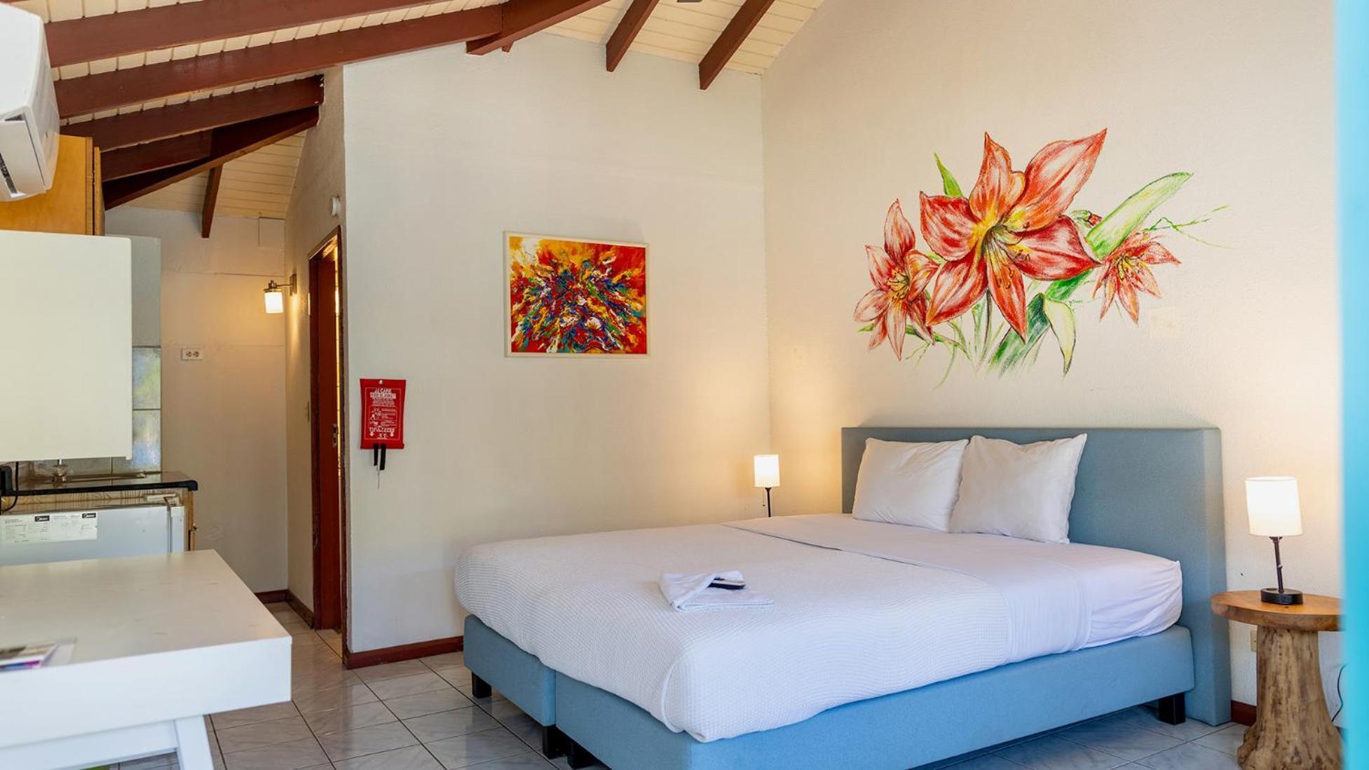 Talk Of The Town Inn & Suites - St Eustatius Oranjestad  Bagian luar foto